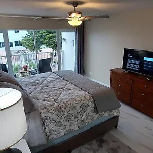 nassau-harbour-cozy-2-bedroom-condo.comcaribbean.com/
